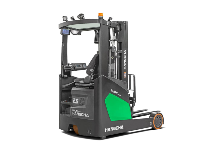 XC series reach truck with lithium power